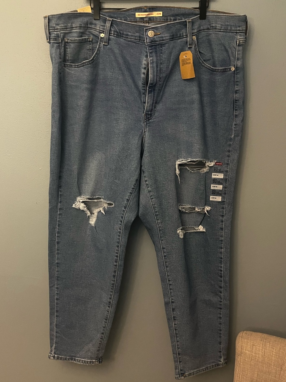 NWT Levi's Distressed High Waisted Mom Jeans